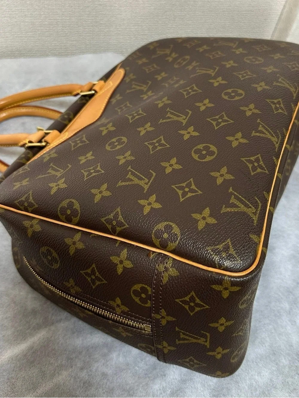 Louis Vuitton Deauville Handbag Monogram Canvas  travel bag